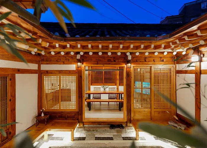 The Greening Premium Hanok Private House 4r2b #bukchon #gyeongbokgung Palace #gwanghwamun * ソウル特別市