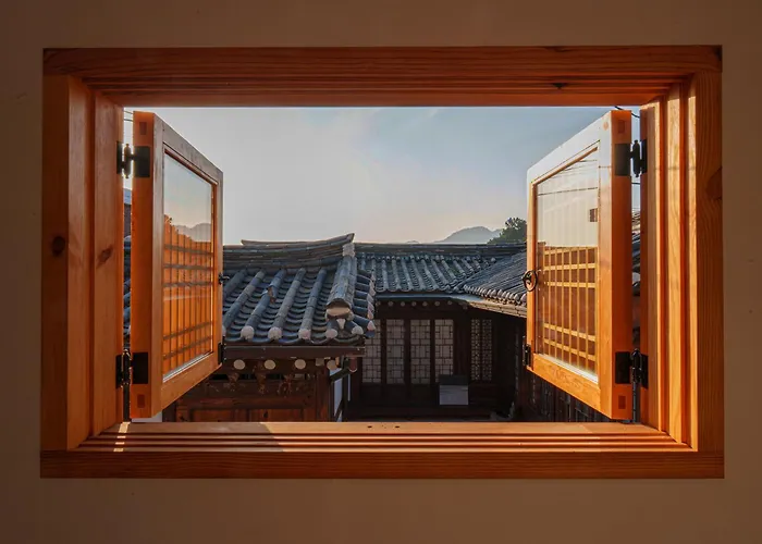 The Greening Premium Hanok Private House 4r2b #bukchon #gyeongbokgung Palace #gwanghwamun *