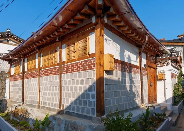The Greening Premium Hanok Private House 4r2b #bukchon #gyeongbokgung Palace #gwanghwamun ソウル特別市