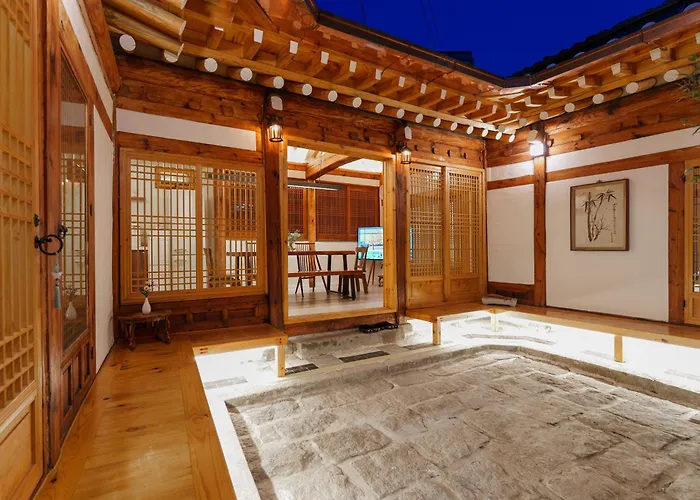 The Greening Premium Hanok Private House 4r2b #bukchon #gyeongbokgung Palace #gwanghwamun ソウル特別市