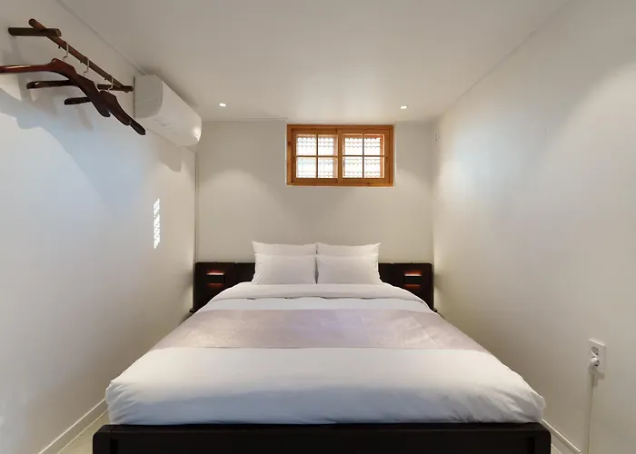 The Greening Premium Hanok Private House 4r2b #bukchon #gyeongbokgung Palace #gwanghwamun *
