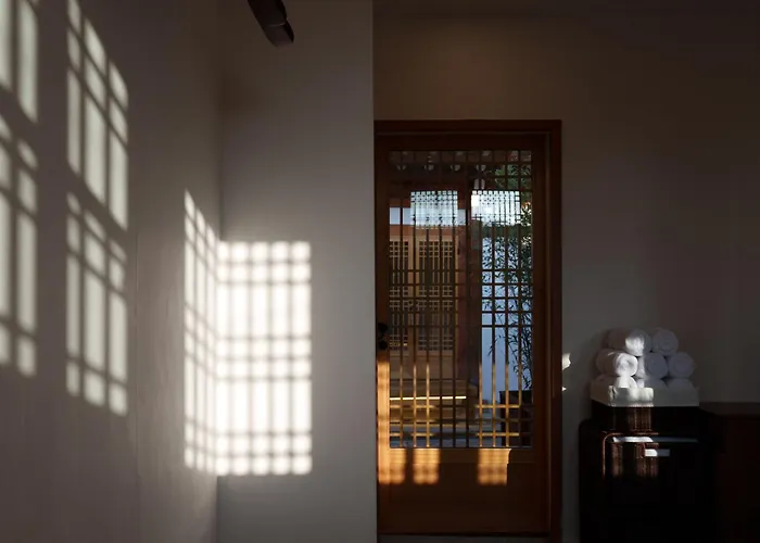 The Greening Premium Hanok Private House 4r2b #bukchon #gyeongbokgung Palace #gwanghwamun ソウル特別市