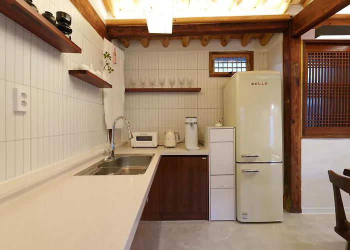 The Greening Premium Hanok Private House 4r2b #bukchon #gyeongbokgung Palace #gwanghwamun *