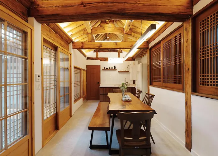 The Greening Premium Hanok Private House 4r2b #bukchon #gyeongbokgung Palace #gwanghwamun アパート *