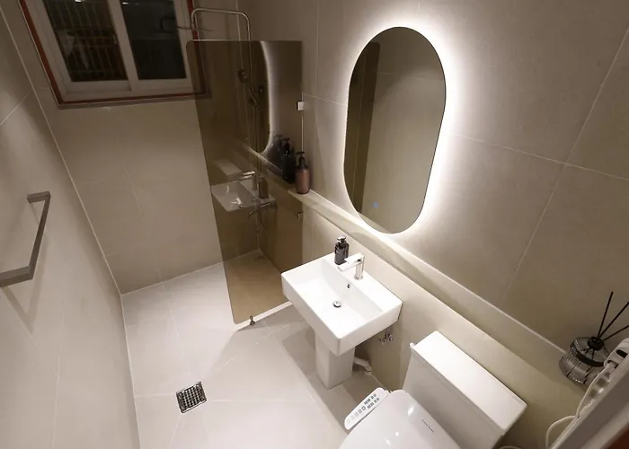 The Greening Premium Hanok Private House 4r2b #bukchon #gyeongbokgung Palace #gwanghwamun