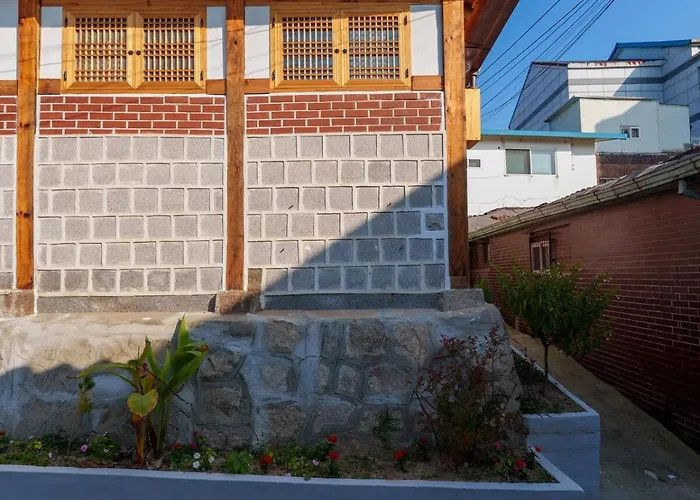 The Greening Premium Hanok Private House 4r2b #bukchon #gyeongbokgung Palace #gwanghwamun ソウル特別市